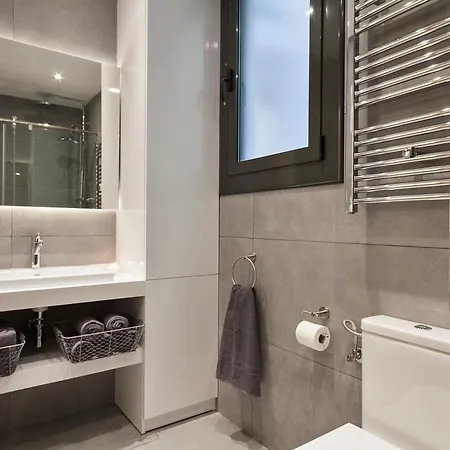 Charming Parallel شقة